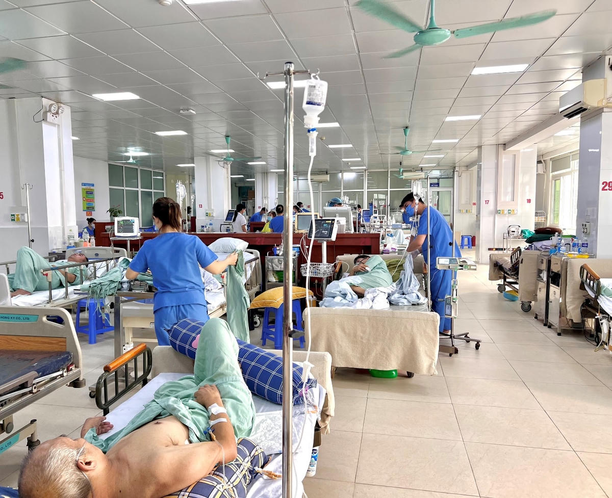 Tri ân những ‘Chiến binh áo trắng’
