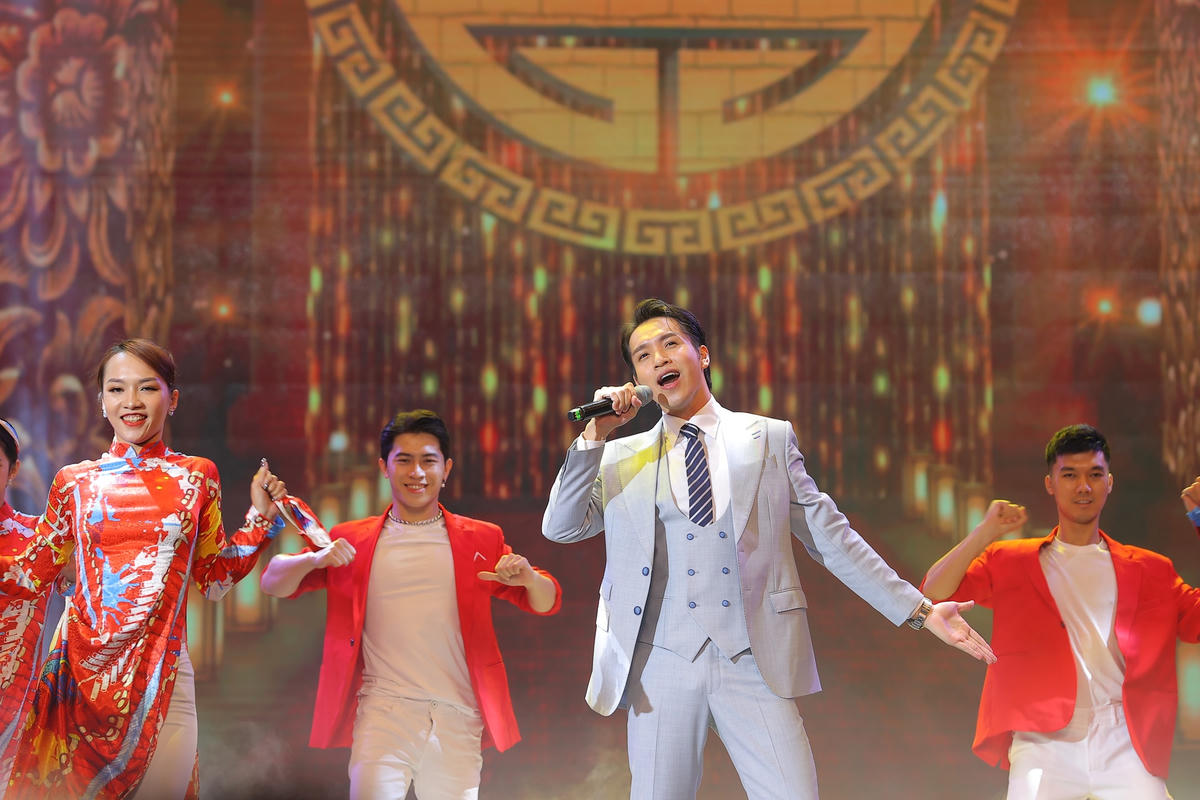 Nhiều tiết mục hấp dẫn được trình diễn trong Tết Vạn lộc 2023.