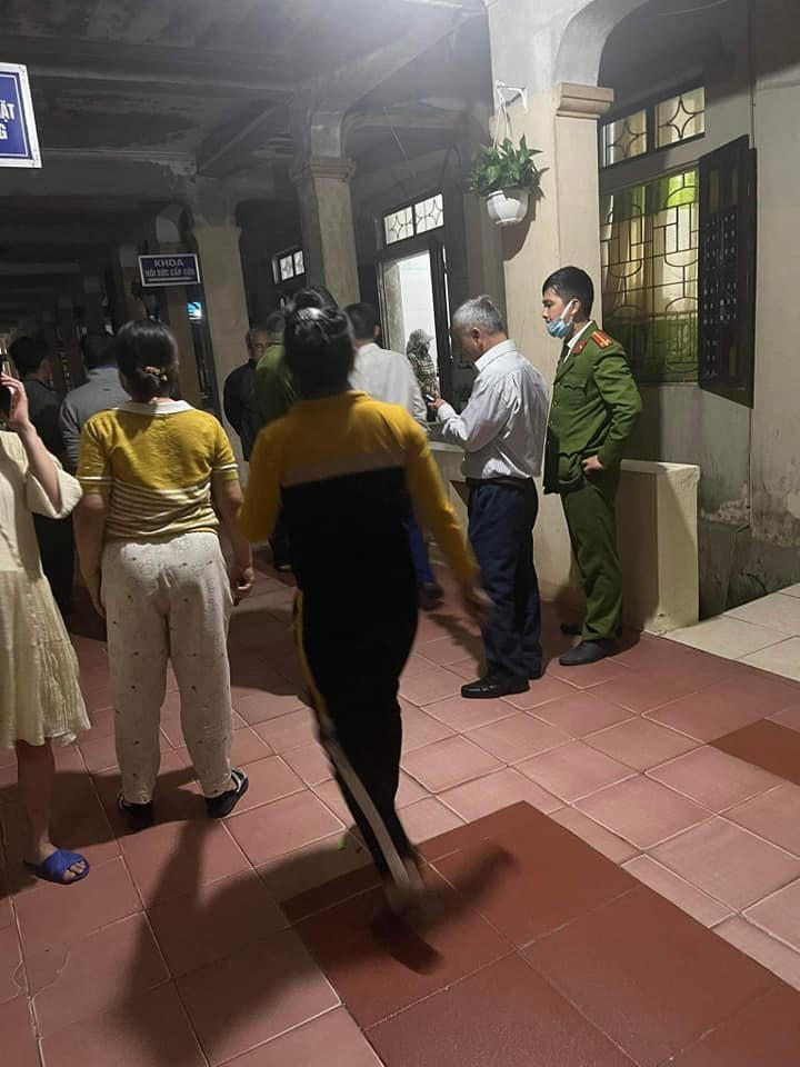 Hiện còn có 2 người 2 người còng lại phải thở máy, lọc máu, chẩn đoán ngừng tuần hoàn ngoại viện, suy thận, rối loạn đông máu.