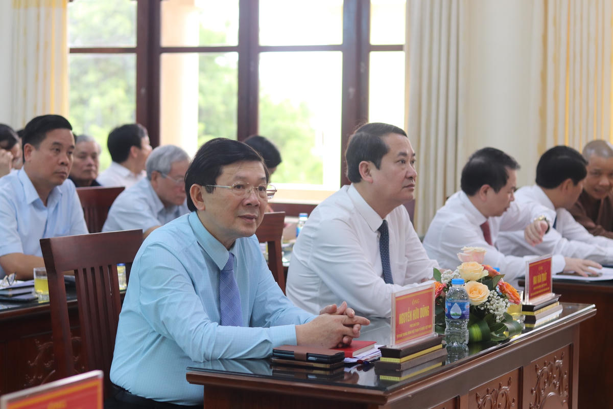 Ông Nguyễn Hữu Dũng, Phó Chủ tịch UBTƯ MTTQ Việt Nam dự và chỉ đạo hội nghị tại Ninh Bình.