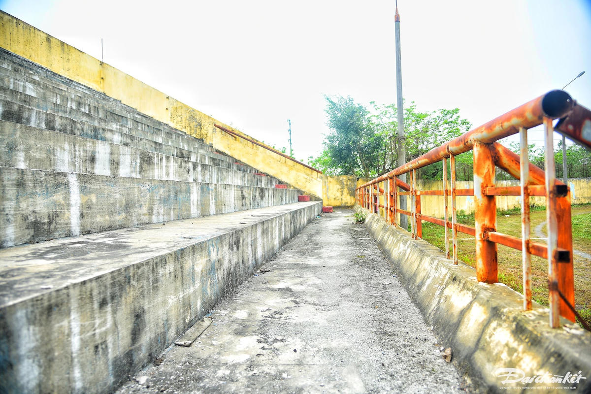 san_bong-le-khanh9.jpg