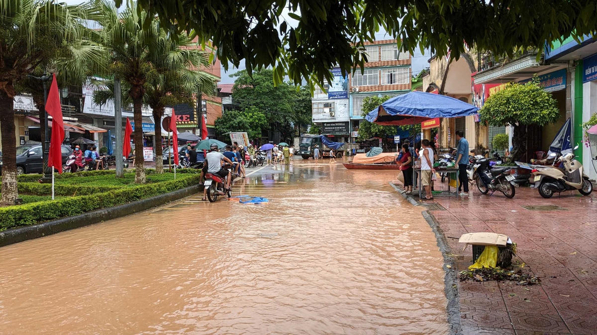 Quảng Ninh: Nước lũ lên cao gây ngập lụt một số khu vực của huyện Ba Chẽ