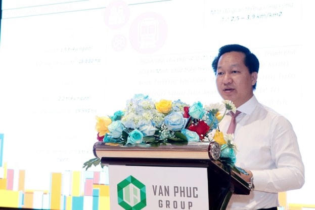 Ông Hoàng Tùng, Phó Bí thư Thành ủy, Chủ tịch UBND TP Thủ Đức phát biểu tại buổi làm việc. Ảnh: Vinh Rose.
