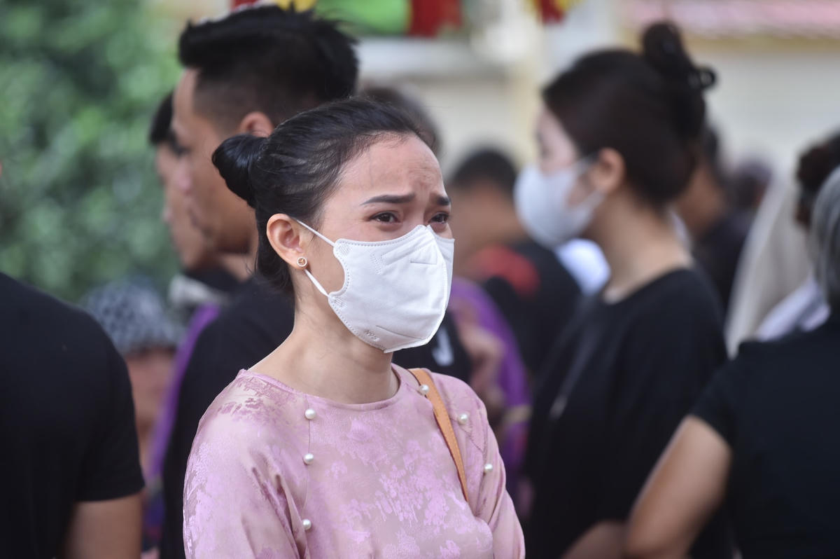 "Tới giờ vẫn ám ảnh, chưa dám tin đây là sự thật. Nhưng mọi sự đã xảy ra rồi, bây giờ chỉ mong sao cho các nạn nhân sớm siêu thoát, gia đình nạn sớm vượt qua nỗi đau này", chị Hương cho hay.