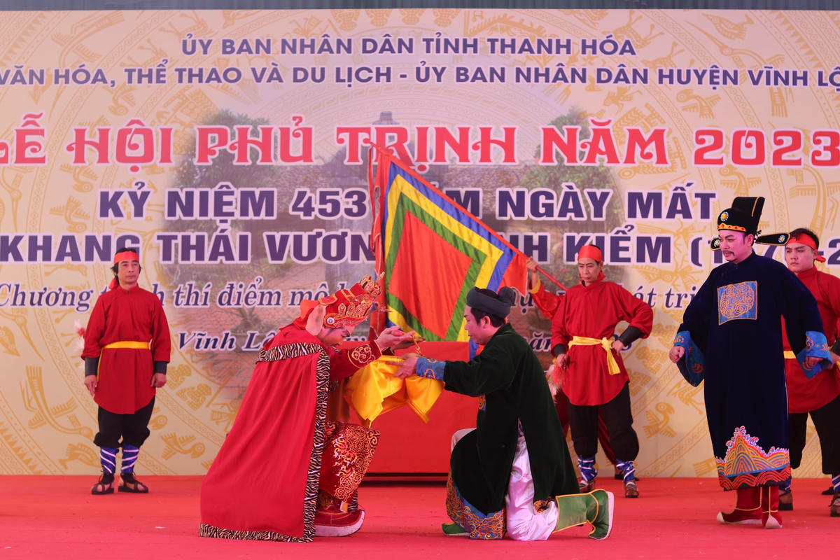 Dòng họ Trịnh với 12 đời chúa, đứng đầu là Thái vương Trịnh Kiểm đã phò vua giúp nước trong suốt 250 năm. Đây là một thời kỳ lịch sử đặc biệt của dân tộc ta; các chúa Trịnh đã giúp nhà Lê cai quản đất nước, bảo vệ chủ quyền quốc gia không bị ngoại bang xâm lấn, đấu tranh giành lại một số vùng lãnh thổ bị vương triều phong kiến Trung Hoa chiếm đoạt, khẳng định vị thế Nhà nước Đại Việt.