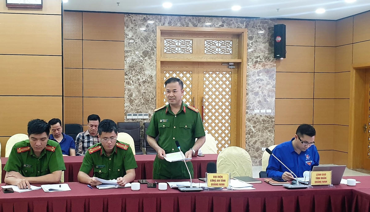 Thượng tá Trần Huy Nghị, Trưởng Phòng Cảnh sát PCCC và CNCH Công an tỉnh Quảng Ninh phát biểu tại Hội nghị thông tin báo chí thường kỳ.