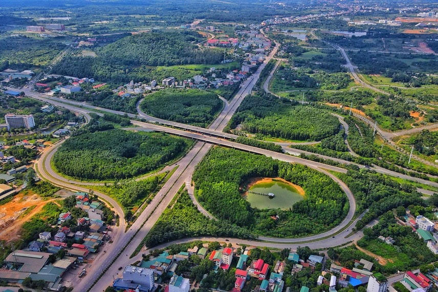 Hình ảnh điểm cuối Đại lộ Thăng Long đoạn nút giao Hòa Lạc với QL21A.