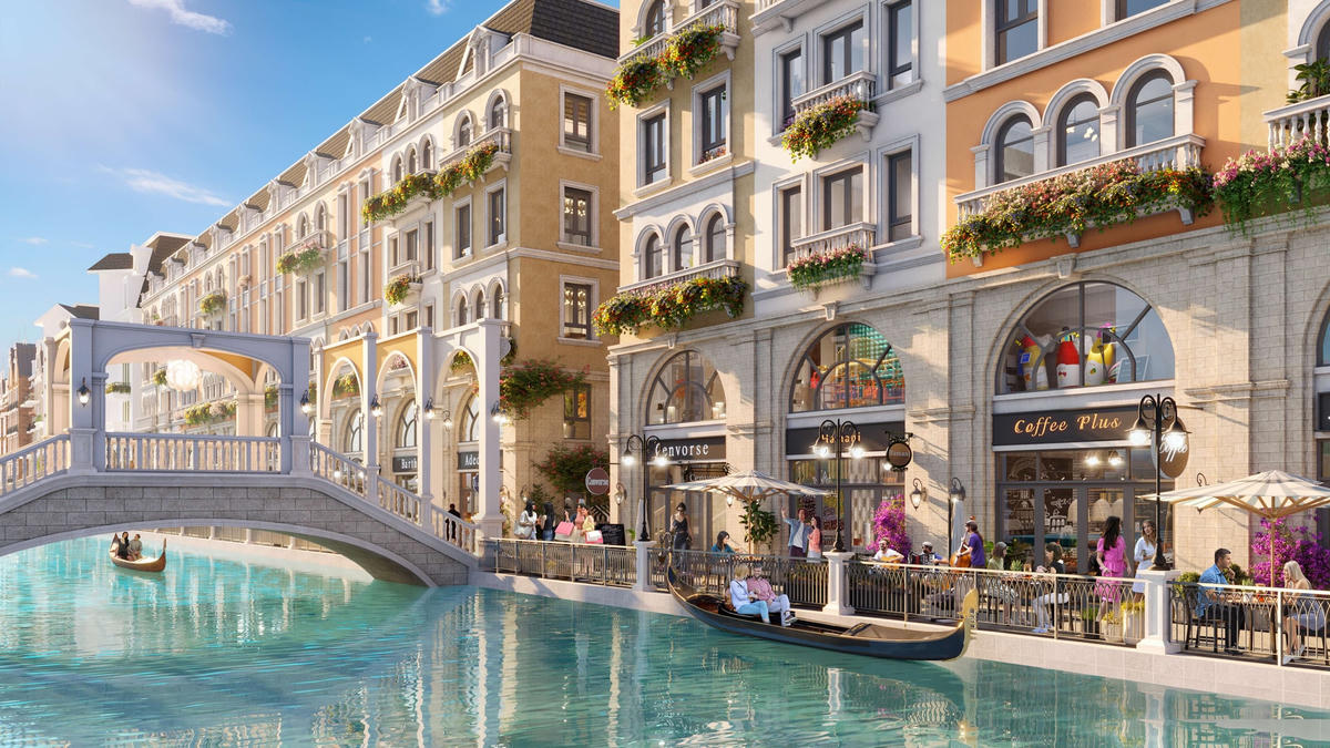 Bizhouse Canal District tái hiện chân thực nền kinh tế trên bến dưới thuyền sầm uất. Mô hình kinh doanh đột phá này sở hữu từ 2 - 4 mặt tiền hướng ra kênh đào và những đại lộ sầm uất, hình thành nên 12 tuyến phố mua sắm và trải nghiệm hoạt động xuyên ngày đêm.