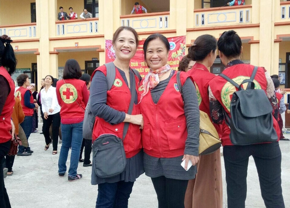 NSƯT Lê Vân chia sẻ, chị đã giác ngộ được ý nghĩa của hạnh phúc. Vì vậy nên Lê Vân thường xuyên đi làm từ thiện.