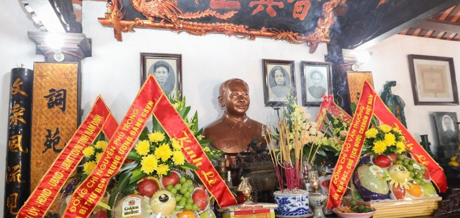 Nam Định: Dâng hương tưởng niệm Anh hùng dân tộc Trần Hưng Đạo, cố Tổng Bí thư Trường Chinh