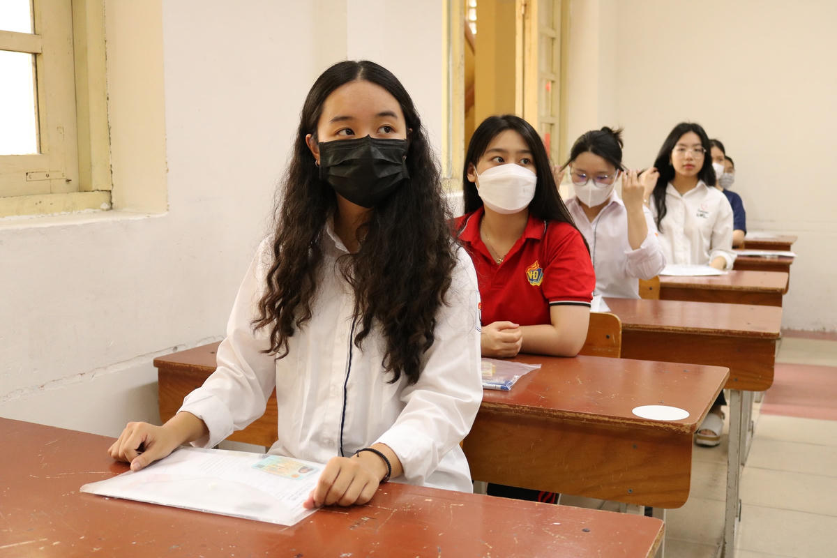 Trong đó, hơn 917.000 thí sinh dùng kết quả thi để vừa xét tốt nghiệp, vừa xét đại học. Số thí sinh thi chỉ để xét tốt nghiệp THPT là 73.200. Số thí sinh thi để xét tuyển vào đại học là hơn 34.200 thí sinh.