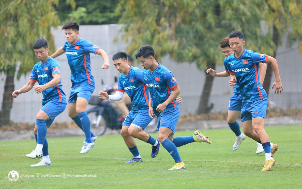 Các cầu thủ tập luyện. Ảnh: VFF.