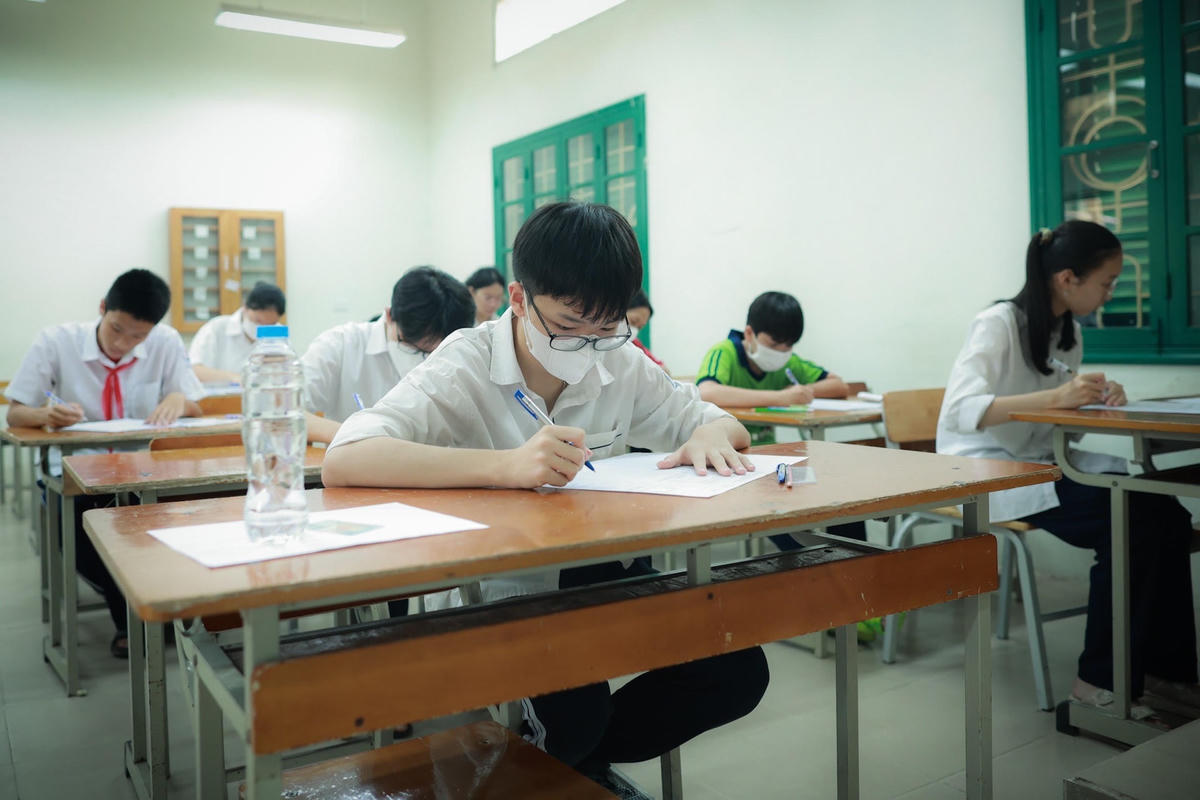 Thí sinh dự thi vào THPT tại Hà Nội năm 2023. Ảnh: Quang Vinh.