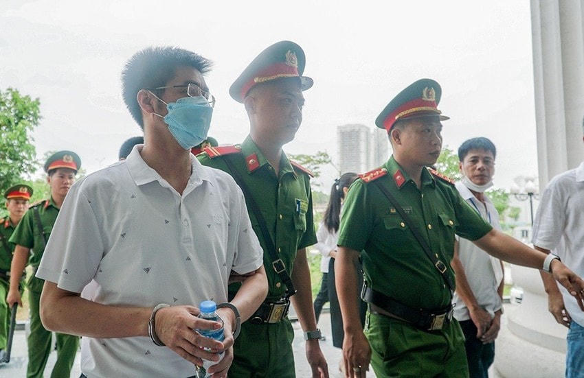 Bị cáo Hoàng Văn Hưng, cựu điều tra viên. Ảnh: PLO.