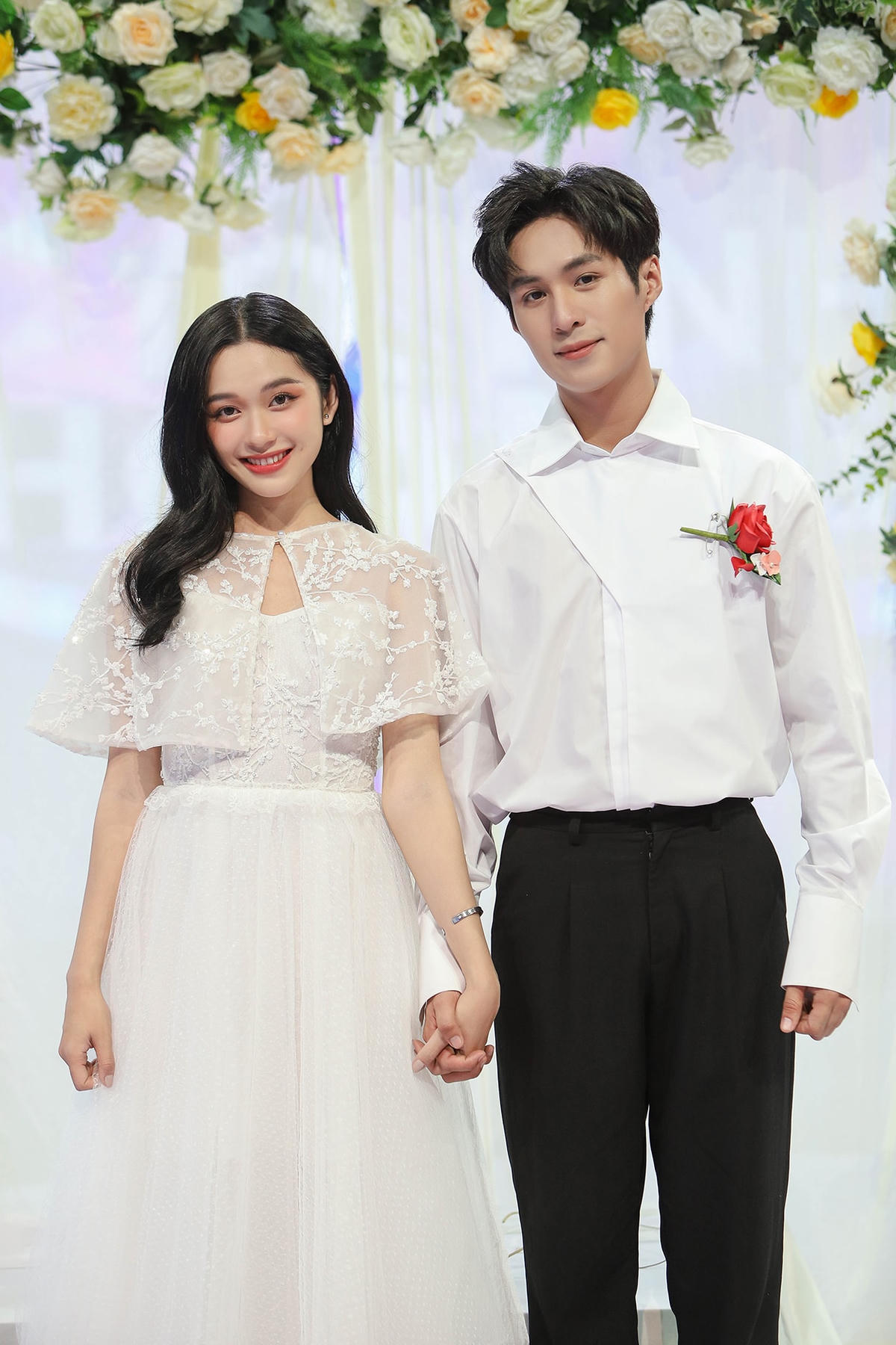 Tỏ tình hoàn mỹ có thêm một cặp đôi vô cùng dẹp Otis - Thảo Trang. Ảnh: Perfect Universe.  