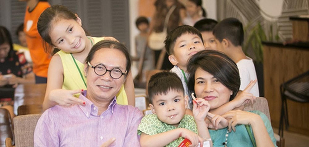 Gia đình nhỏ hiện tại của NSƯT Trần Lực. 