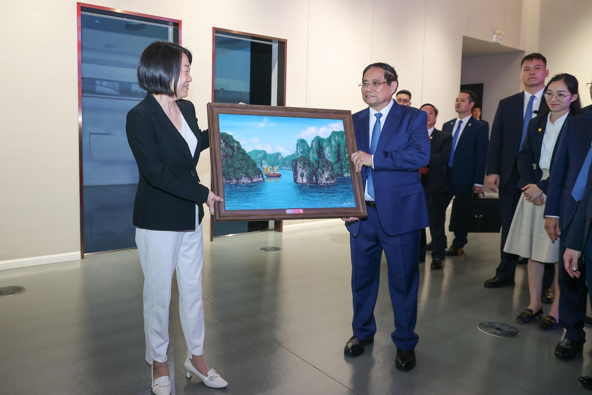 Thủ tướng tham quan, tìm hiểu kinh nghiệm phát triển của quận Phố Đông (Thượng Hải)- Ảnh 6.