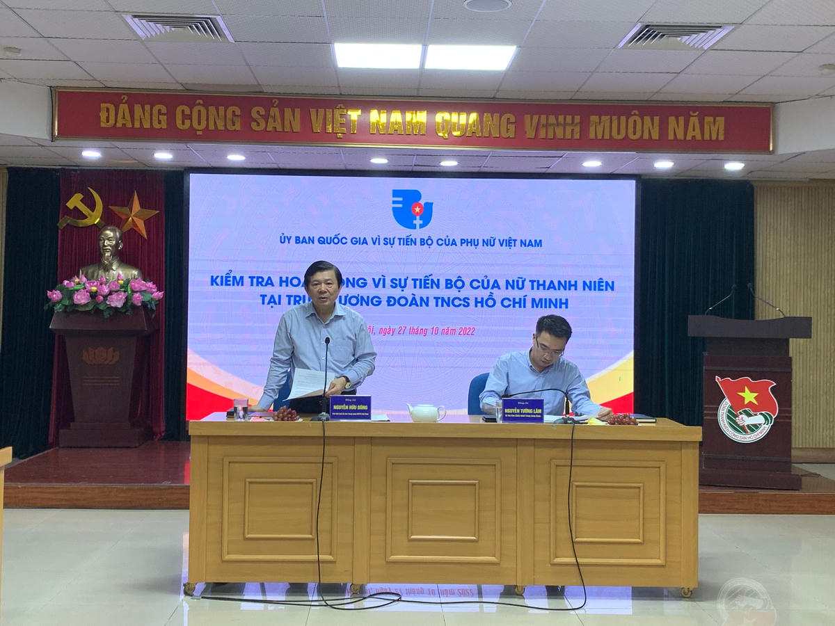 Phó Chủ tịch Nguyễn Hữu Dũng phát biểu kết luận buổi làm việc.
