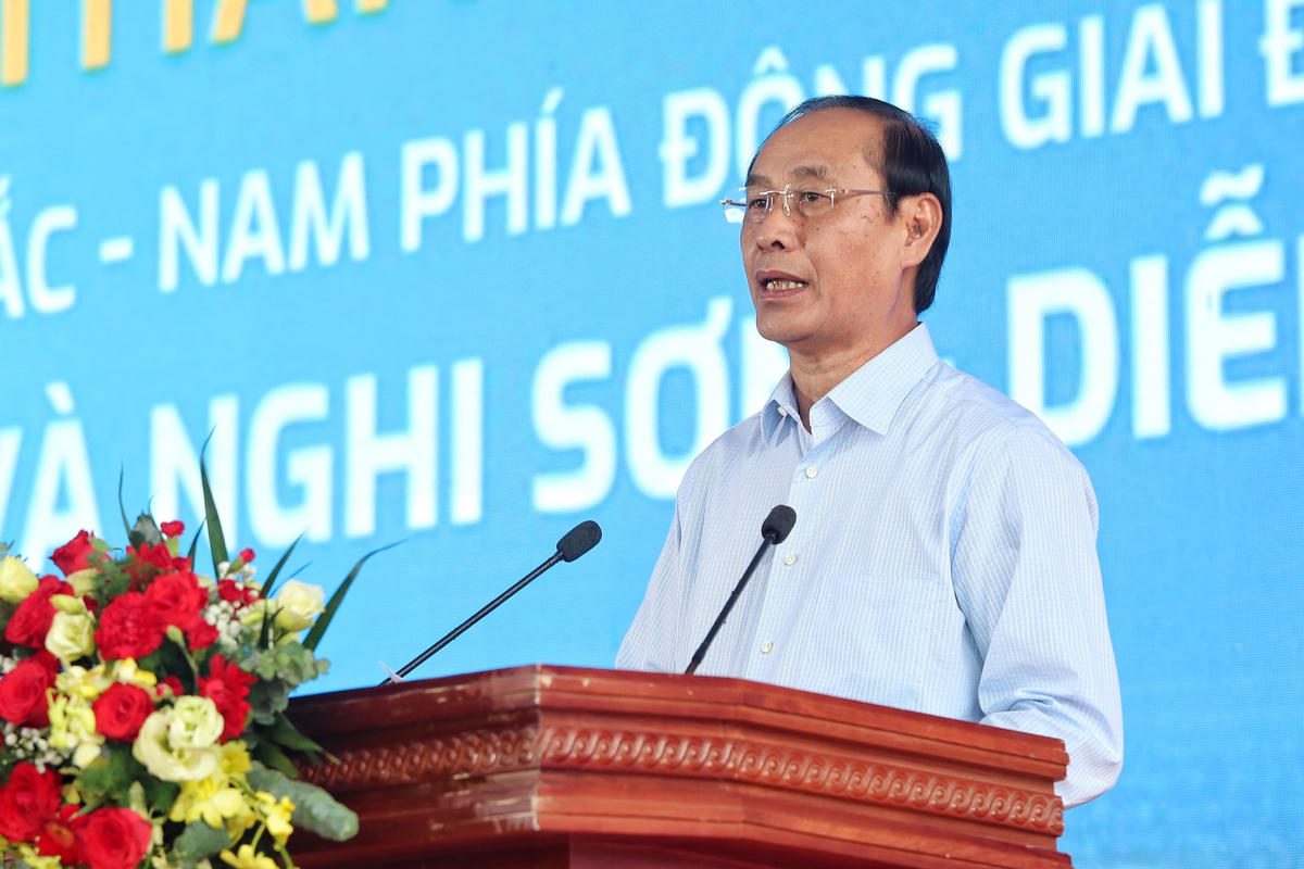 Thứ trưởng Bộ Giao thông Vận tải Lê Đình Thọ phát biểu tại Lễ khánh thành.