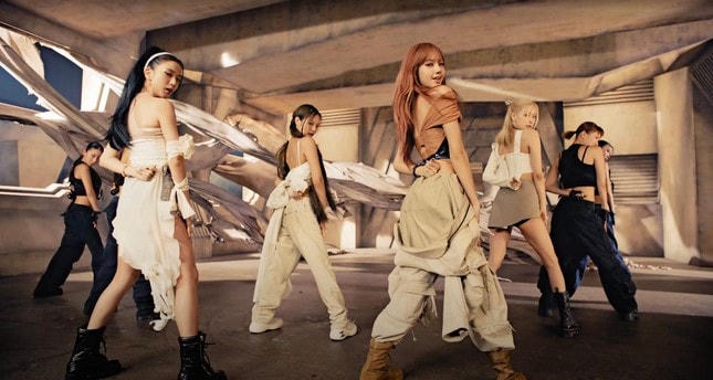 Blackpink 'thả xích' MV mới, 'chặt chém' đường đua K-Pop tháng 8