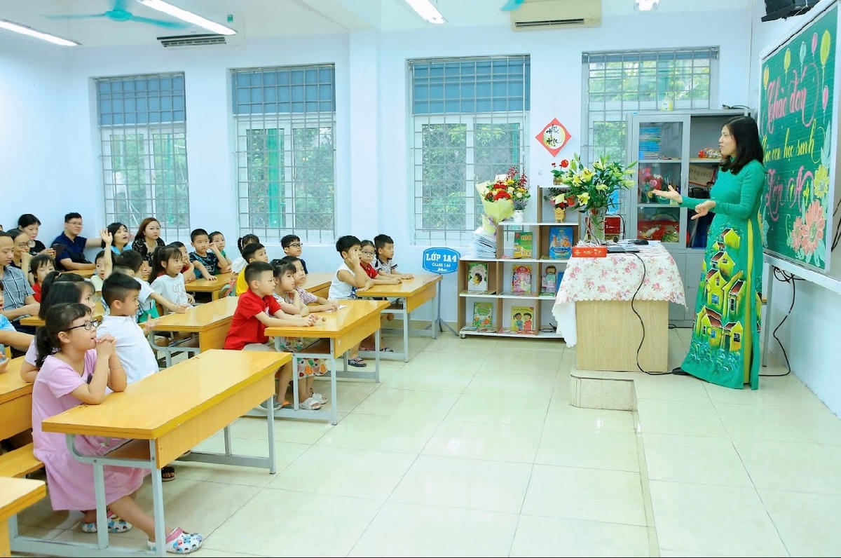 Giáo viên nhiều nơi mong bỏ quy định phải dự thi mới được xét thăng hạng, tăng lương.