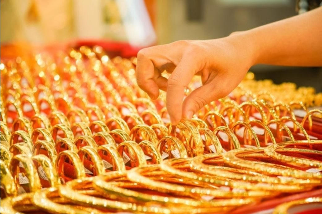 Giá vàng giảm mạnh 2 triệu đồng/lượng