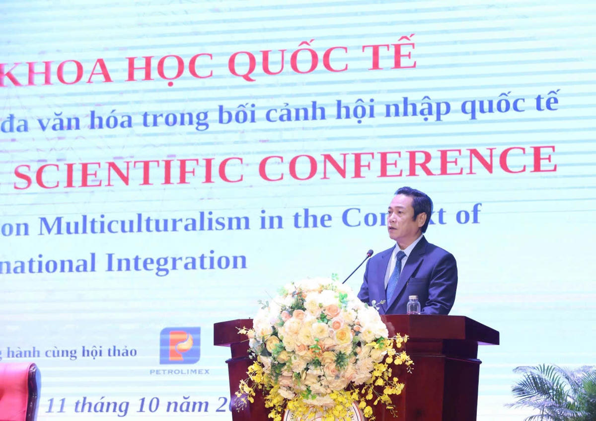 TS. Nguyễn Công Dũng, Tổng Biên tập Báo điện tử Đảng Cộng sản Việt Nam phát biểu khai mạc Hội thảo.