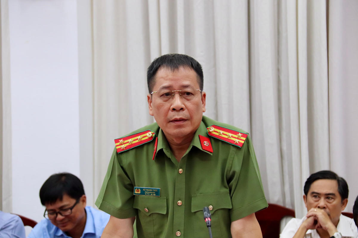 Đại tá Vũ Thành Thức, Phó Giám đốc Công an TP Cần Thơ phát biểu tại buổi họp báo.