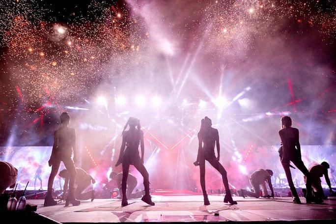 Nhóm Black Pink tạo cơn sốt tại Việt Nam, giúp du lịch phát triển. Ảnh: Phượng Hoàng.  