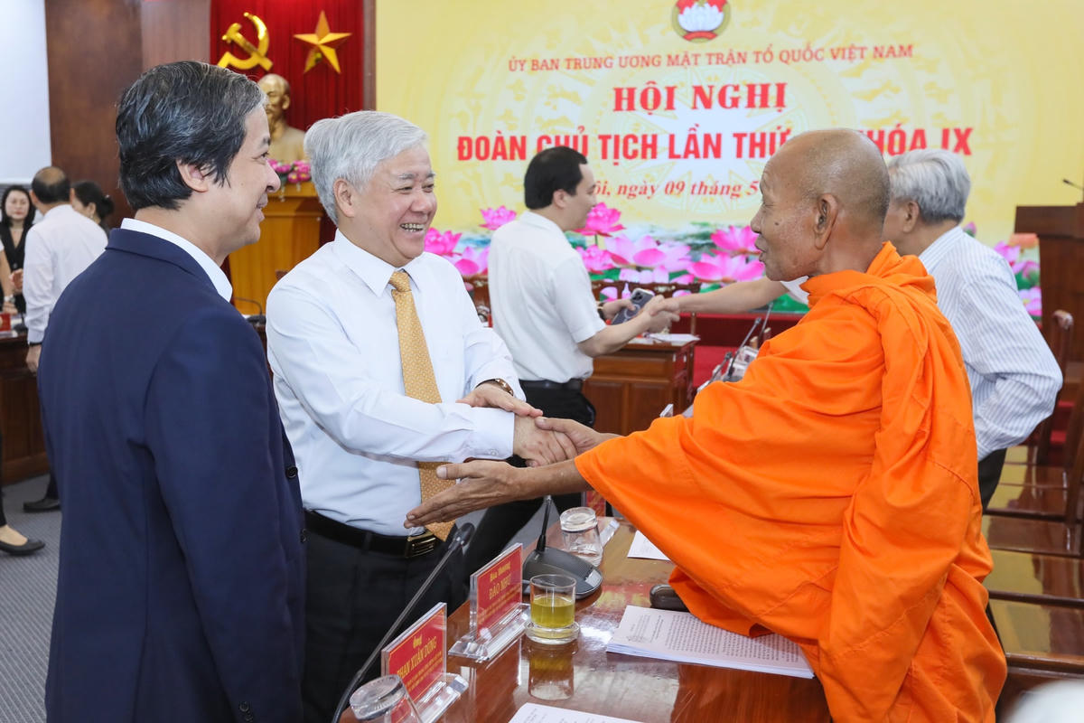 Bí thư Trung ương Đảng, Chủ tịch UBTƯ MTTQ Việt Nam Đỗ Văn Chiến cùng các đại biểu tham dự Hội nghị. Ảnh: Quang Vinh.