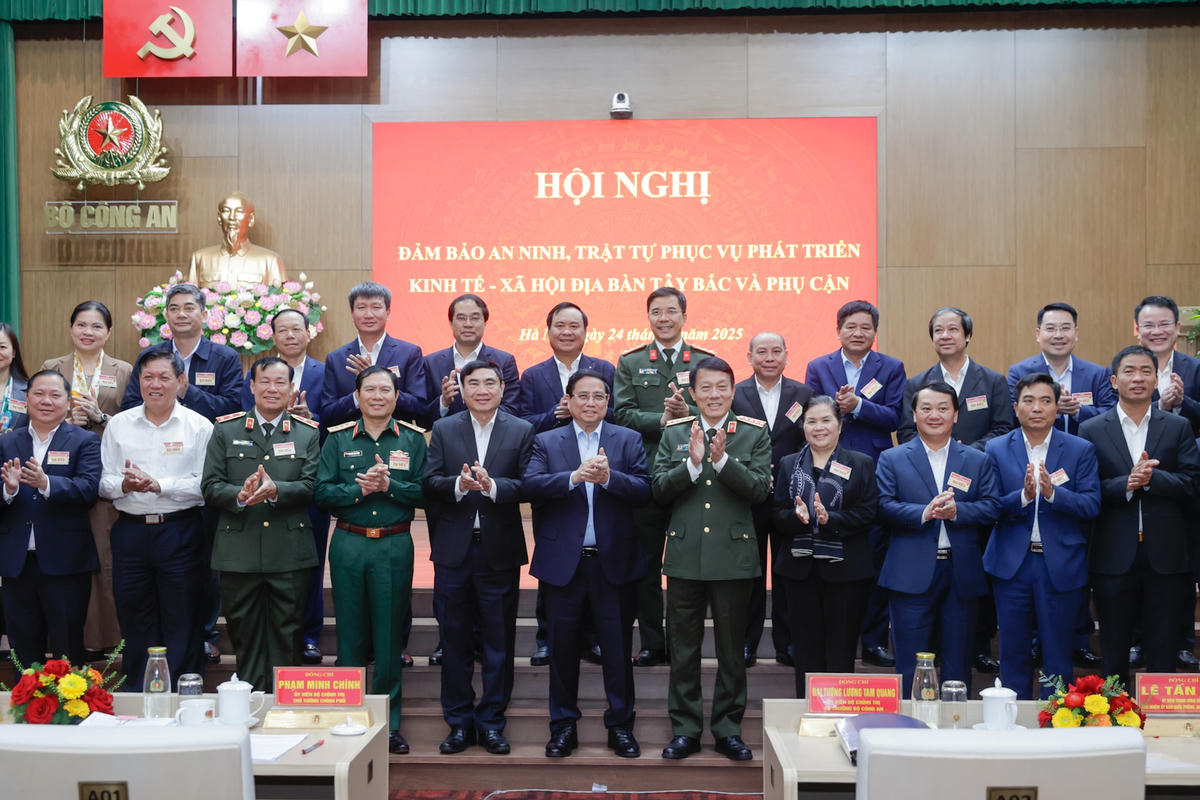 Thủ tướng: 9 nhóm nhiệm vụ trọng tâm để tạo nền tảng vững chắc phát triển Tây Bắc- Ảnh 7. Thủ tướng: 9 nhóm nhiệm vụ trọng tâm để tạo nền tảng vững chắc phát triển Tây Bắc- Ảnh 7.