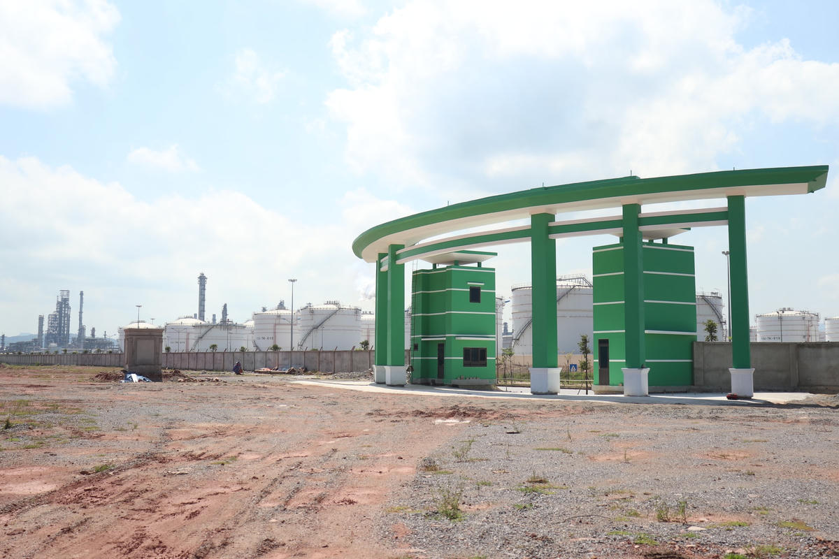 Theo dự kiến, sau khi hoàn thành, Nhà máy này sẽ thuộc loại công trình nguồn cấp 1, có tổng công suất 600MW gồm 2 tổ máy, sử dụng công nghệ lò hơi sôi tuần hoàn hiện đại, khi đi vào khai thác sẽ cung cấp 3,9 tỷ kWh điện mỗi năm.