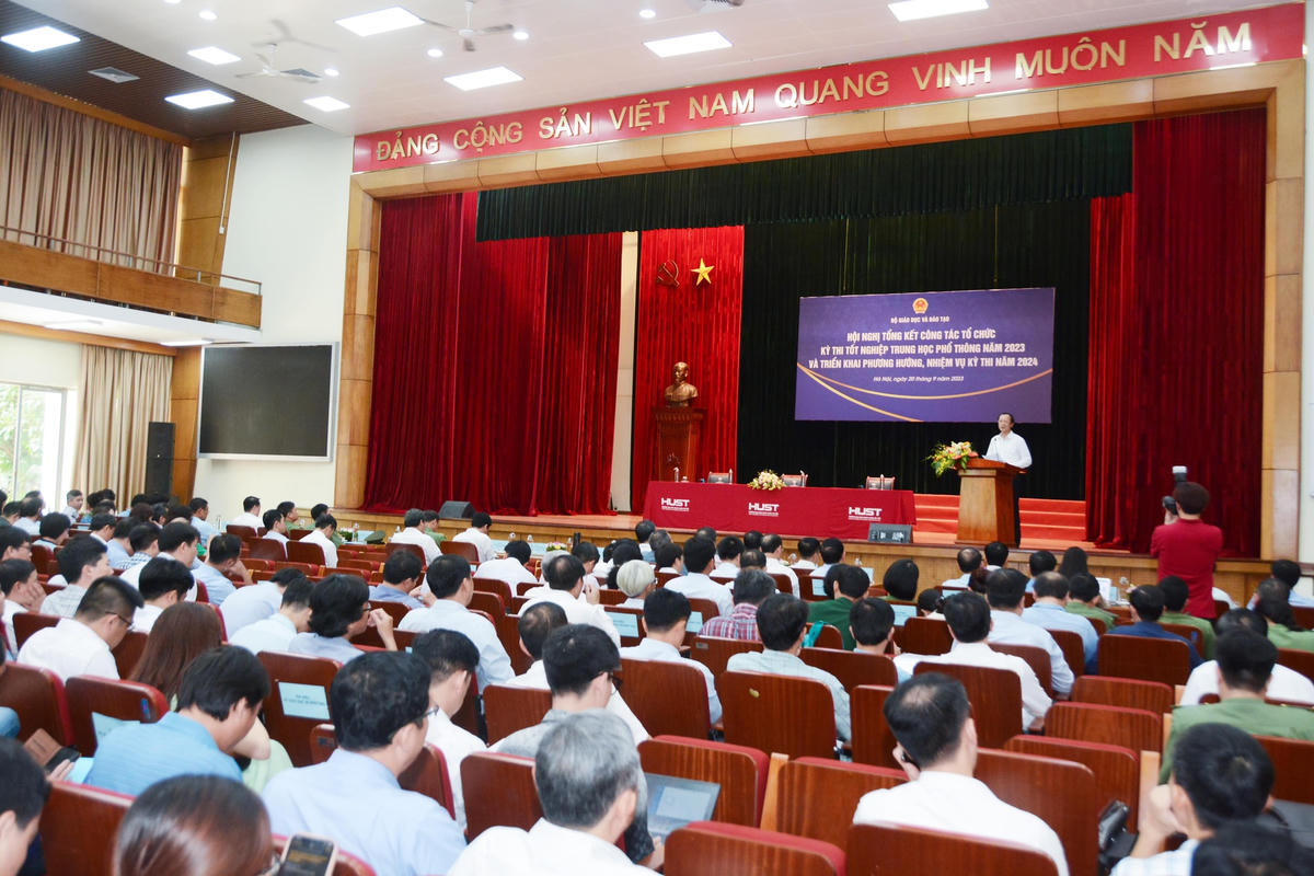 Đại biểu dự hội nghị tổng kết thi tốt nghiệp THPT 2023 