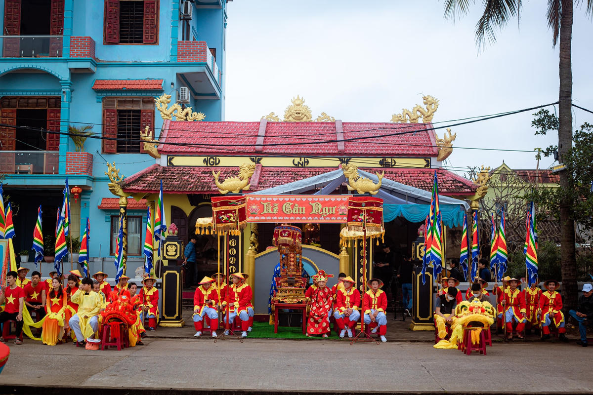 Lễ hội cầu ngư ở  làng biển Cảnh Dương diễn ra vào ngày rằm tháng Giêng.
