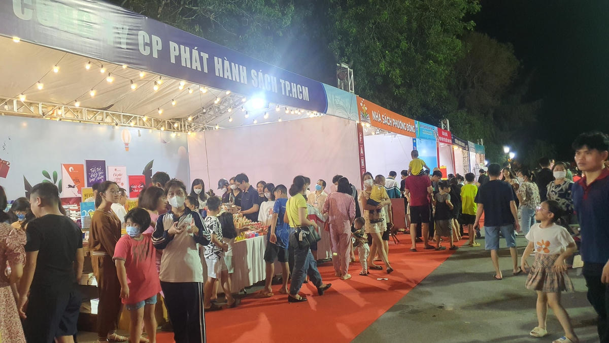 Sự kiện thu hút 18 đơn vị là Nhà xuất bản, Công ty phát hành sách, Nhà sách ở Trung ương và địa phương tham gia trưng bày, giới thiệu sách, với tổng cộng 40 gian hàng.