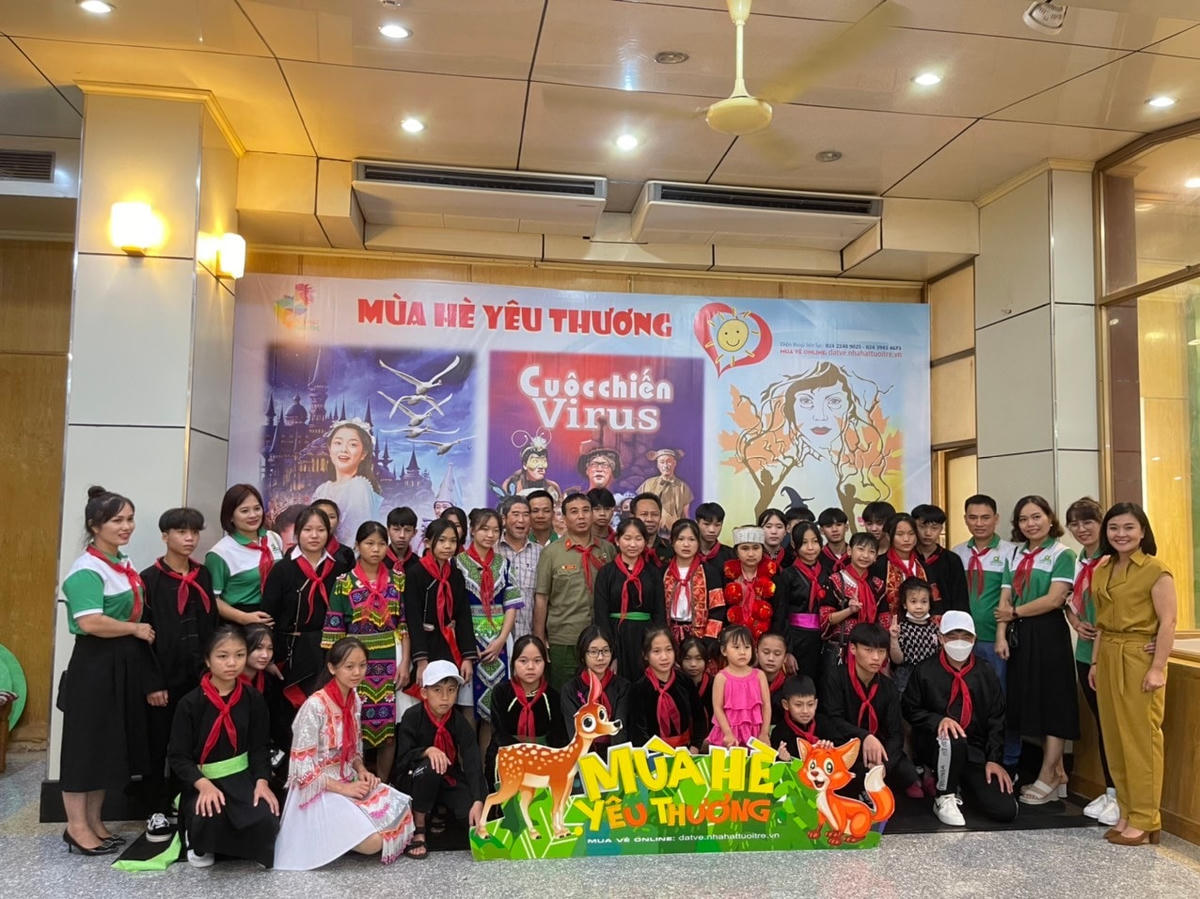 Các em trải nghiệm xem vở nhạc kịch “Bầy chim Thiên nga” tại Nhà hát Tuổi trẻ đúng vào Ngày Tết thiếu nhi 1-6.