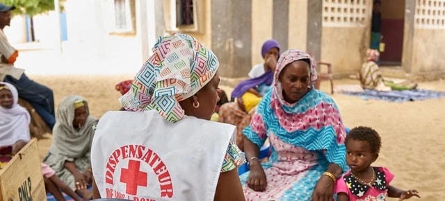 Chăm sóc y tế cho người dân ở Senegal. Nguồn: UN.