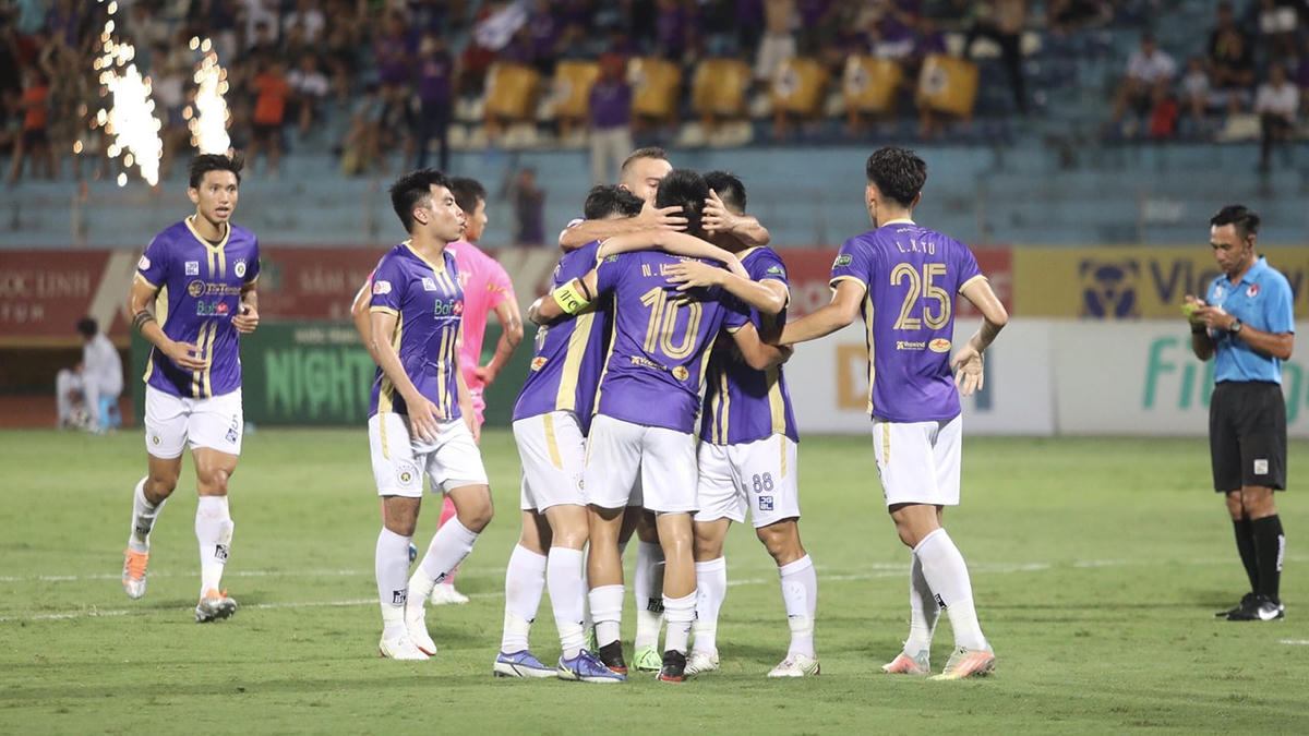 Hà Nội FC tiếp SLNA trên sân Hàng Đẫy sẽ là tâm điểm chú ý.