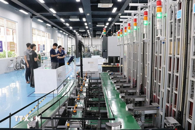Trung tâm đổi mới sáng tạo Công nghiệp 4.0 (IIC) thuộc Trường Quốc tế Miền Đông (Eastern International University) tỉnh Bình Dương - nơi đào tạo nhân lực chất lượng cao. (Ảnh: Dương Chí Tưởng/TTXVN) ttxvn-1904-fdi-binh-duong-2.jpg