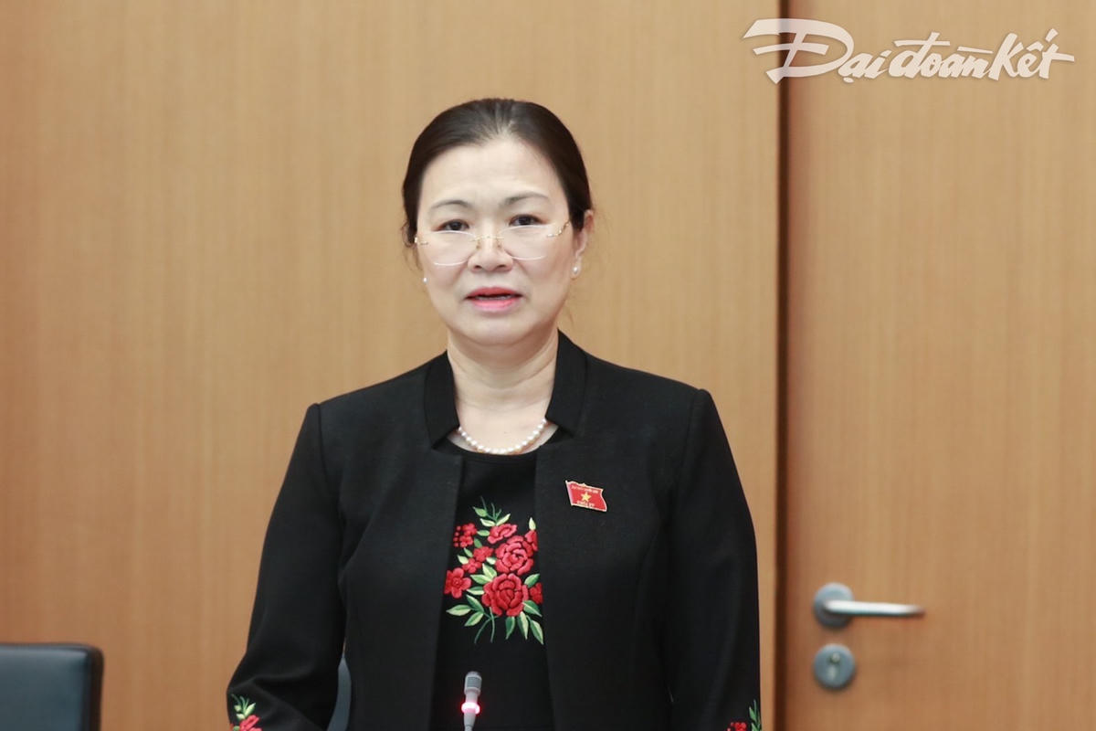 Phó Chủ tịch Trương Thị Ngọc Ánh phát biểu tại họp tổ sáng 25/5- Ảnh: Quang Vinh