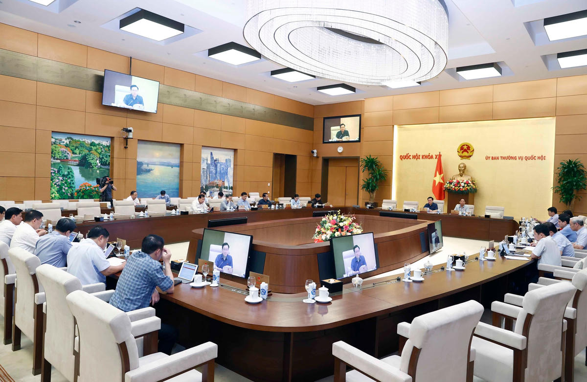 Quang cảnh phiên họp.