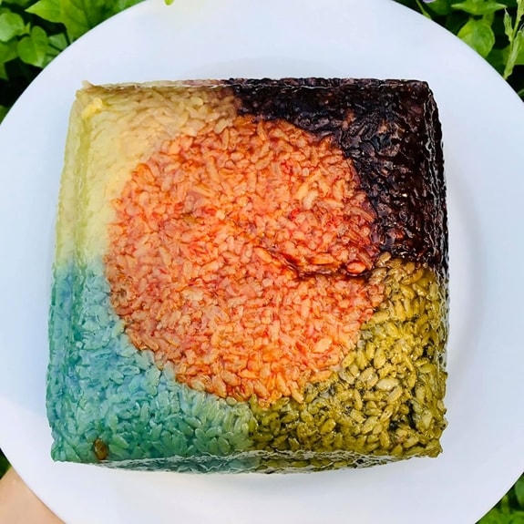 Bảnh chưng ngũ sắc. Ảnh MXH.