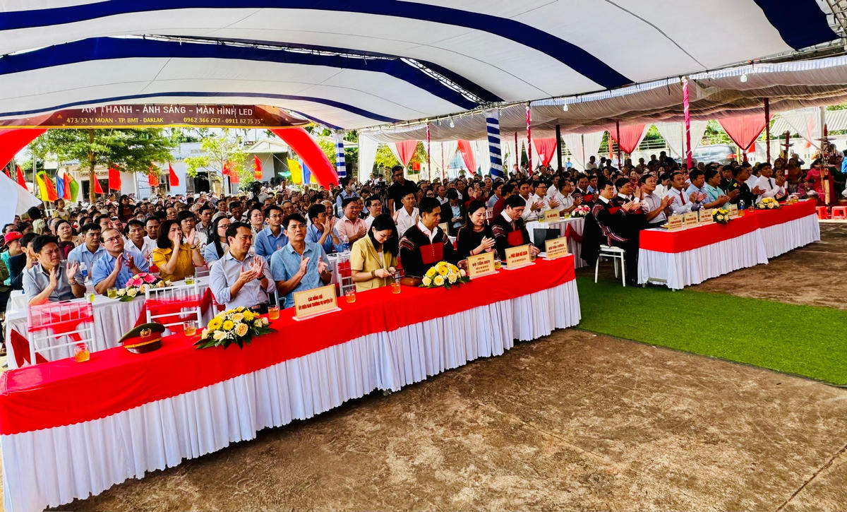Các đại biểu tham dự Ngày hội.