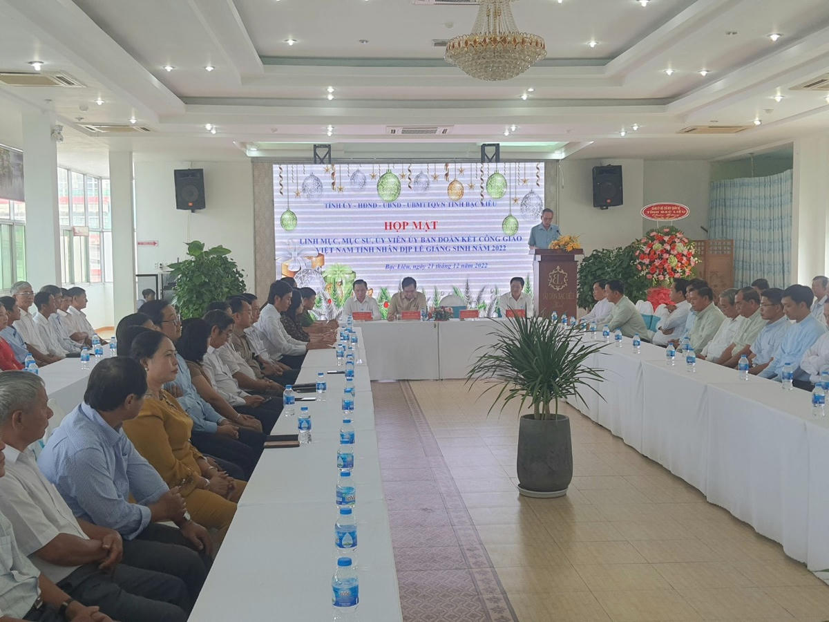 Quang cảnh buổi họp mặt.