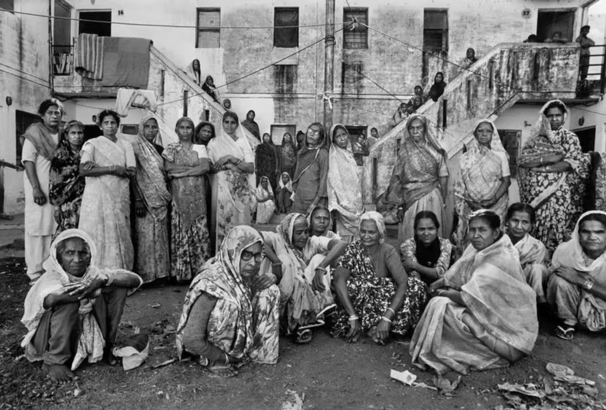 Rất nhiều người đã bị ảnh hưởng bởi thảm họa rò rỉ. Ảnh: The Conversation.