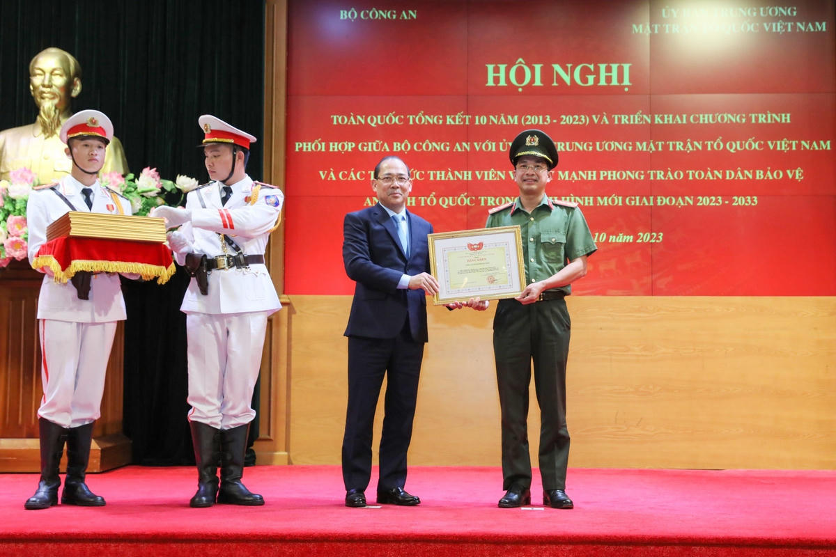 Ký kết chương trình phối hợp giữa Bộ Công an và UBTƯ MTTQ Việt Nam