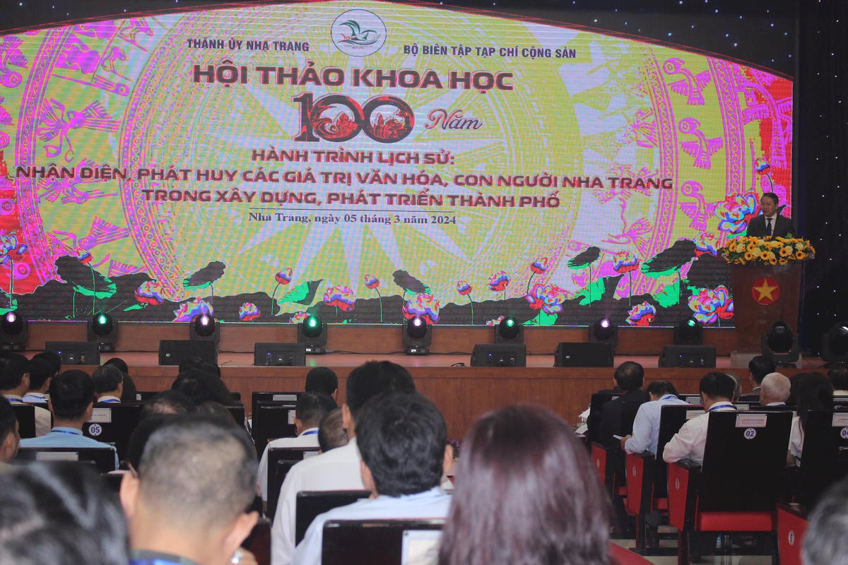 hoi-thao-khoa-hoc-hanh-trinh-lich-su-100-nam-gia-tri-van-hoa-con-nguoi-nha-trang..jpg