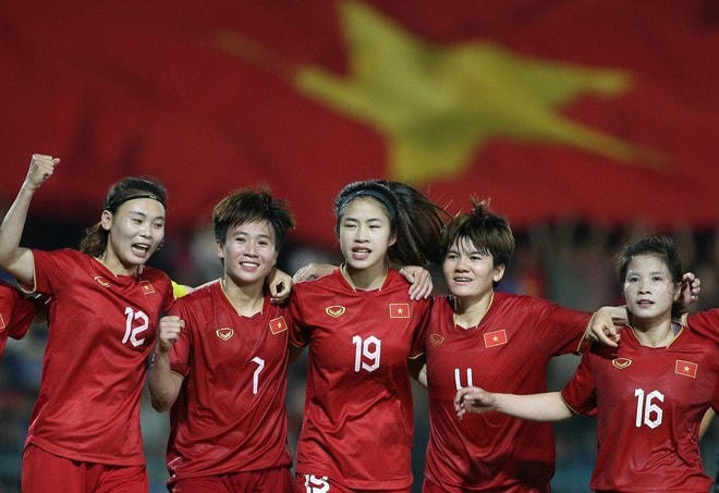 Thanh Nhã (19) ấn định tỉ số 2-0 cho trận chung kết, đưa ĐT nữ Việt Nam lên ngôi vô địch SEA Games 32. Ảnh: Báo ANTĐ.
