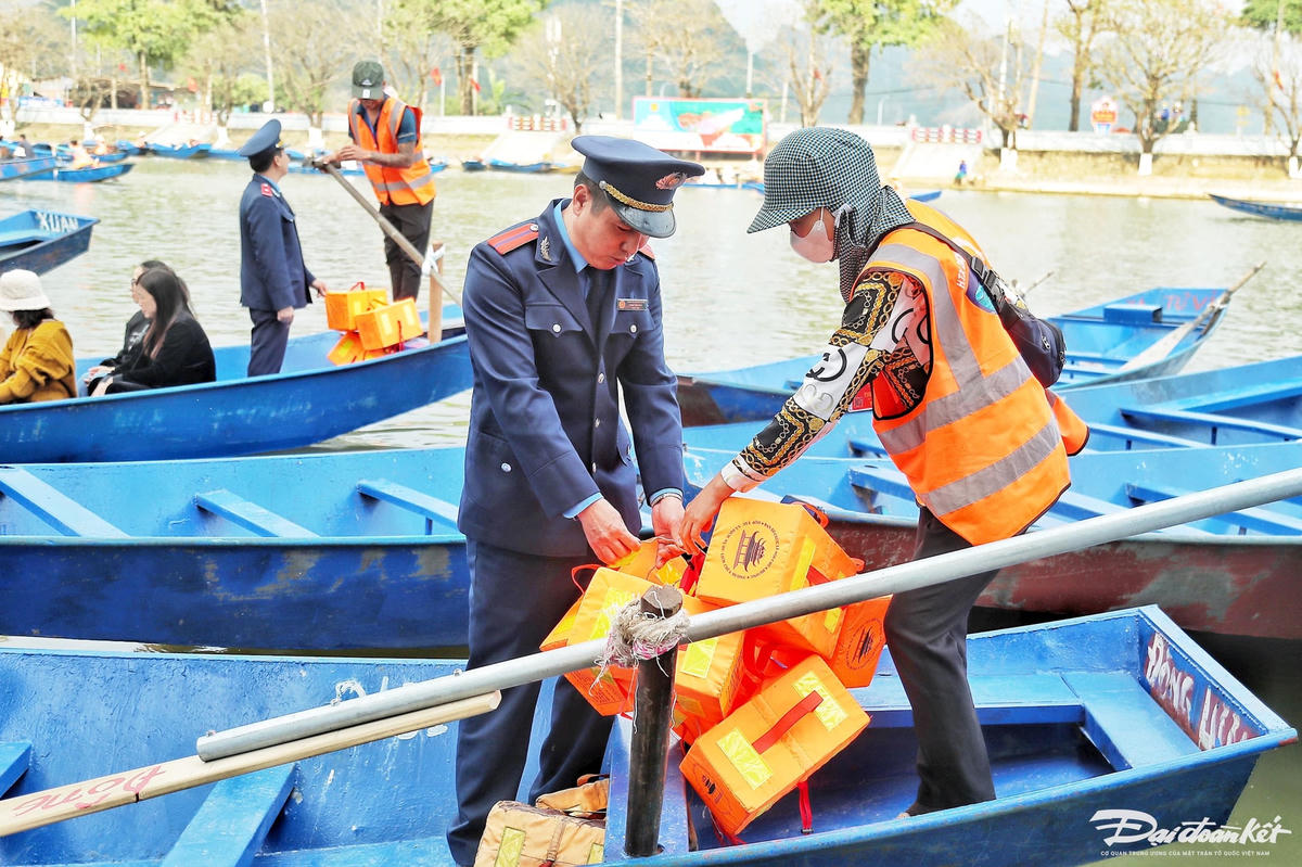 W_chua_huong-le-khanh2.jpg