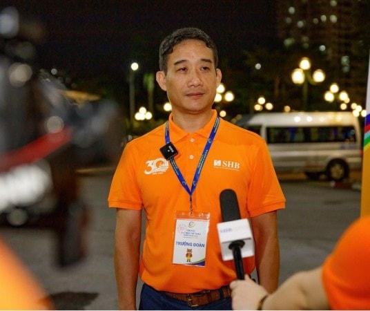 Ông Nguyễn Huy Tài - Phó TGĐ kiêm Trưởng đoàn thể thao SHB chia sẻ quyết tâm và tinh thần thi đấu hết mình của người SHB.